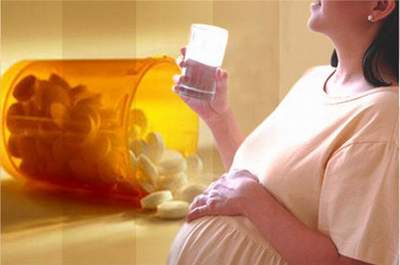 Mang thai dùng kháng sinh con dễ bị hen