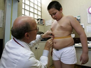 Trẻ béo phì phải dùng thuốc chữa bệnh nhiều hơn bình thường